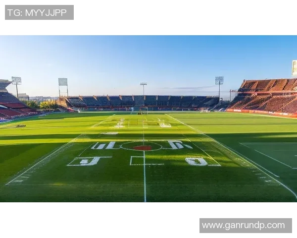 洪都足球馆:激情四溢的绿茵场,见证梦想与荣耀的交汇时刻 洪都足球馆:激情四溢的绿茵场,见证梦想与荣耀的交汇时刻